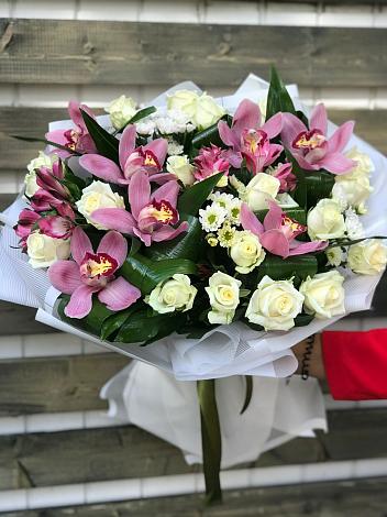 Букет цветов из: Розы и Хризантемы в Старое Дрожжаное