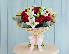 Букет цветов из:  Лилии и Розы в Старое Дрожжаное