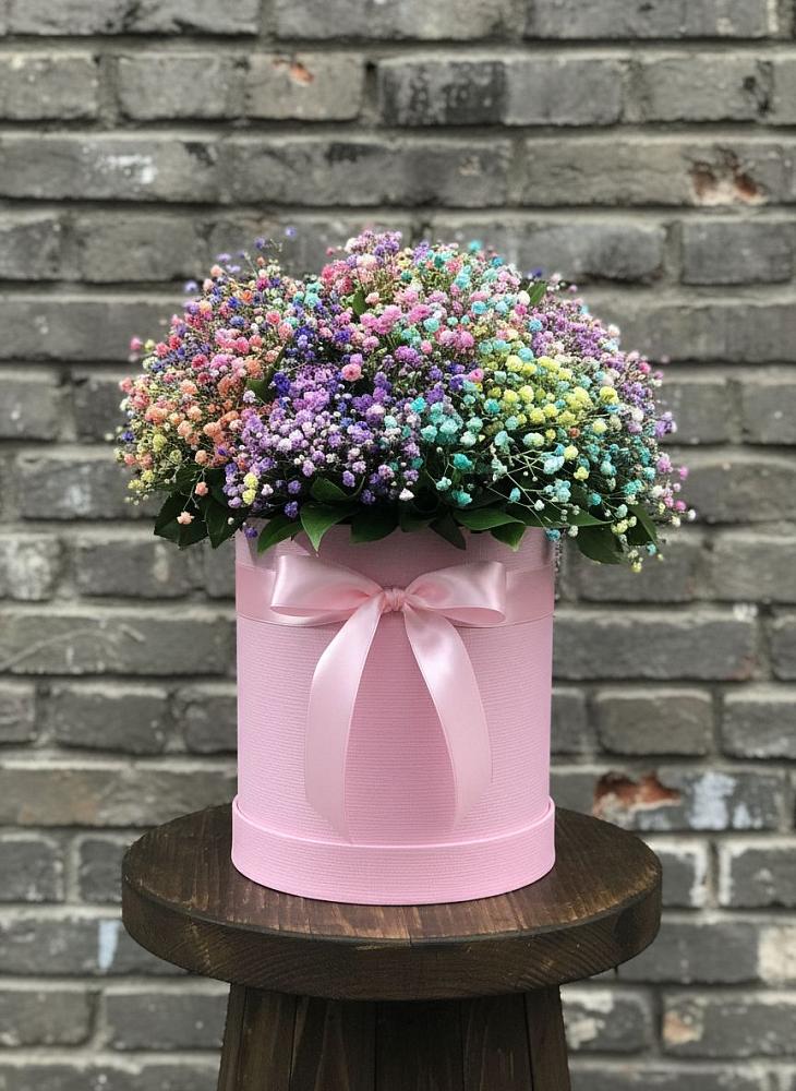 Цветочная композиция из Гипсофила и Розы в шляпной коробке в Старое Дрожжаное