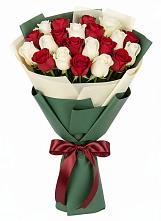 Букет Микс из красных и белых роз в Старое Дрожжаное