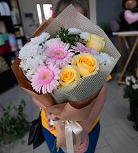 Букет цветов из:  Герберы, Розы и Хризантемы в Старое Дрожжаное