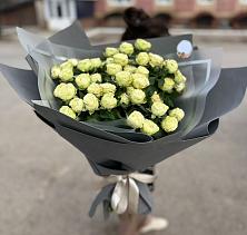 Букет Белые кустовые розы Солинеро в Старое Дрожжаное