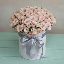 Цветочная композиция из Розы в шляпной коробке в Старое Дрожжаное