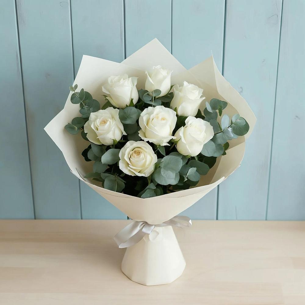 Букет Белые розы в Эвкалипте в Старое Дрожжаное