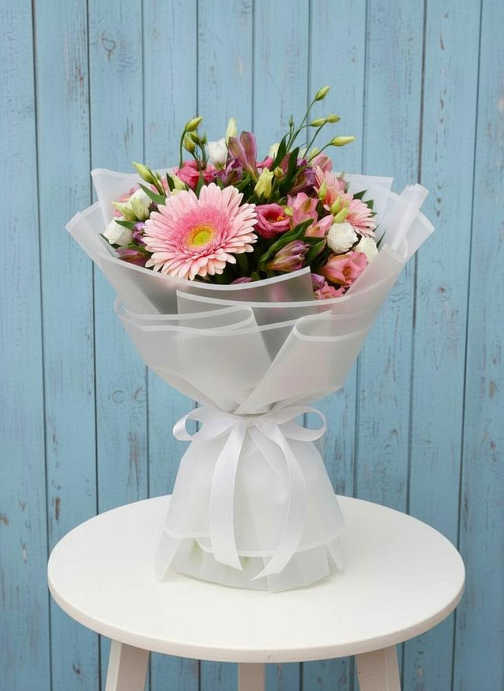 Букет цветов из: Герберы, Альстромерии и Лизиантусы в Старое Дрожжаное