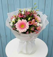 Букет цветов из:  Герберы, Альстромерии и Лизиантусы в Старое Дрожжаное
