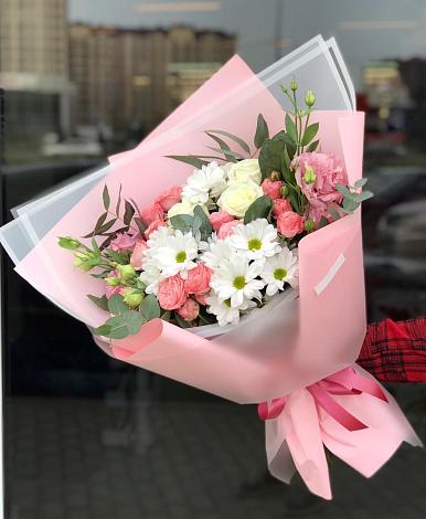 Букет цветов из: Розы, Лизиантусы и Хризантемы в Старое Дрожжаное